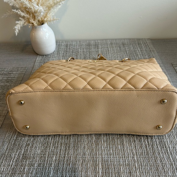 Elegant Beige Quilted Tote Bag Laptop bag - Picture 4 of 8